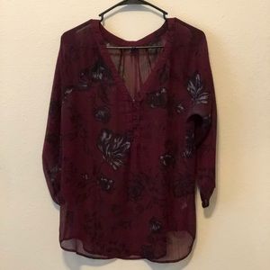 Burgundy and black flowered 3/4 length sleeve top